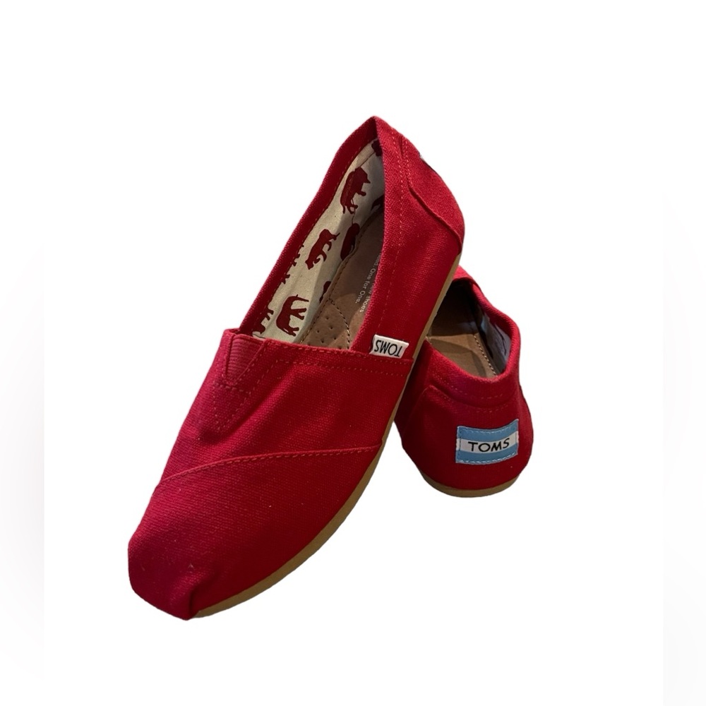 Toms. Women’s Red Canvas Shoes. Size 7.
